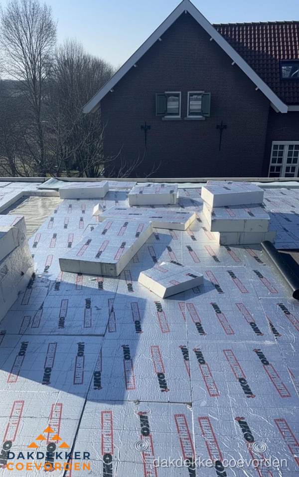IKO PIR isolatieplaten op plat dak in Coevorden IKO PIR isolatieplaten op plat dak in Coevorden