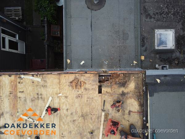 Dakschade en renovatie plat dak vanuit de lucht in Coevorden Dakschade en renovatie plat dak vanuit de lucht in Coevorden