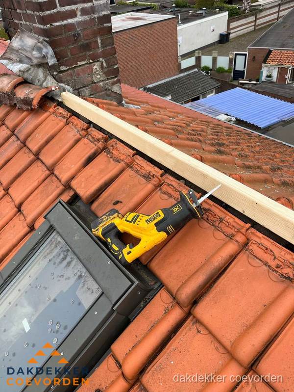 Kosten dak vervangen: werkzaamheden aan pannendak in Coevorden Kosten dak vervangen: werkzaamheden aan pannendak in Coevorden